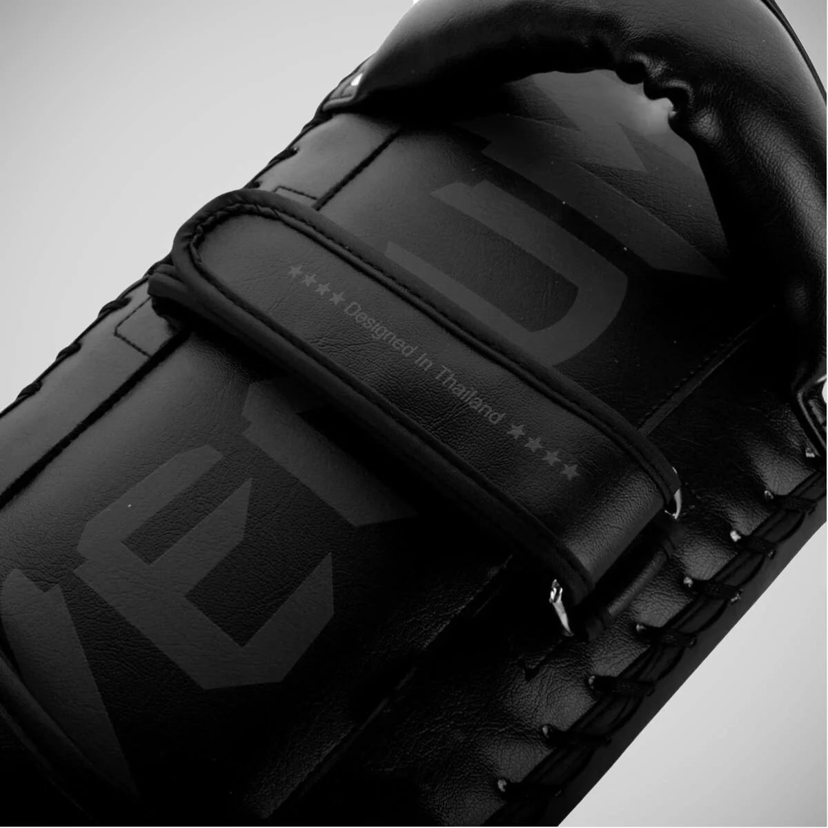Venum Giant Muay Thai Kick Pads - Image 3