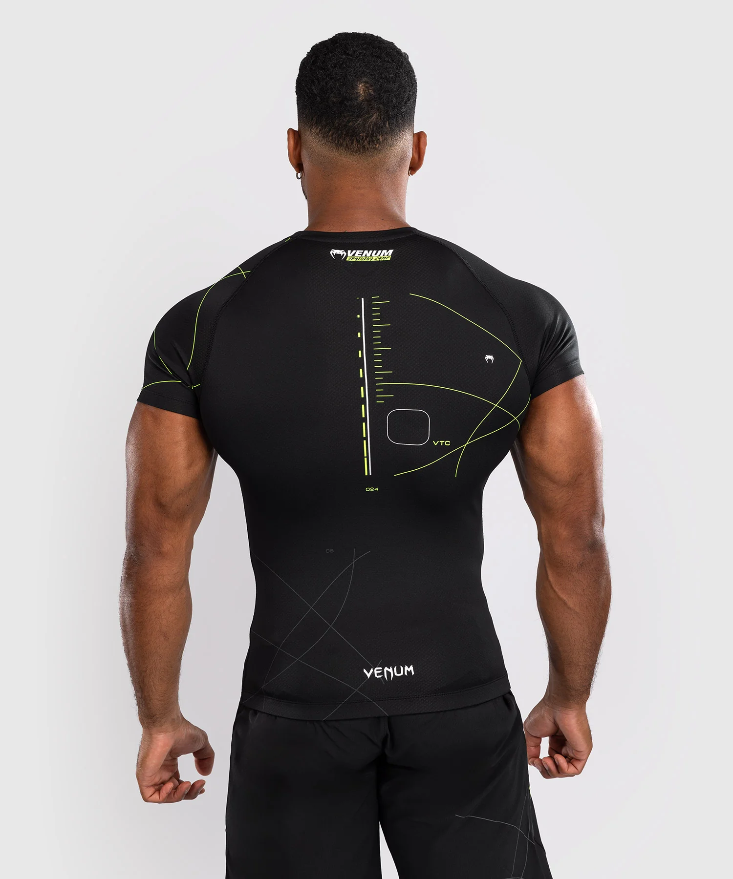 Venum Training Camp 4.0 Short Sleeve Rash Guard - Black/Neon Green - Image 4